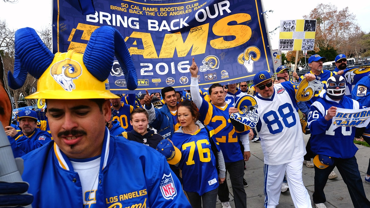 LA Rams fans rally at Coliseum to demand team's return